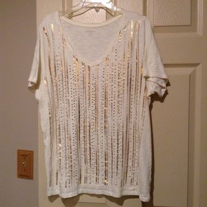 Very pretty tee shirt with great waterfall design